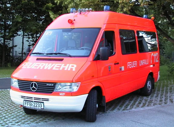 MZF_front_schräg.jpg